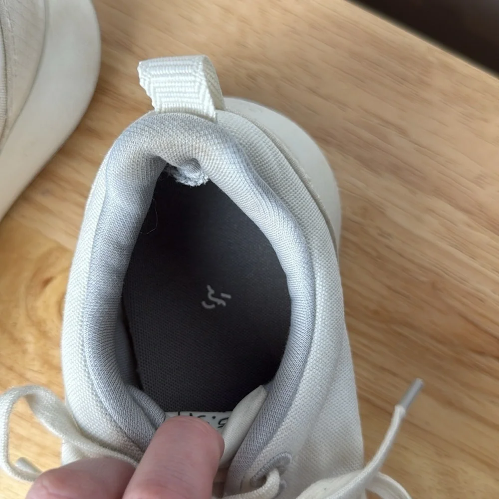 Allbirds Women’s Everyday Couriers in white/cream size 7